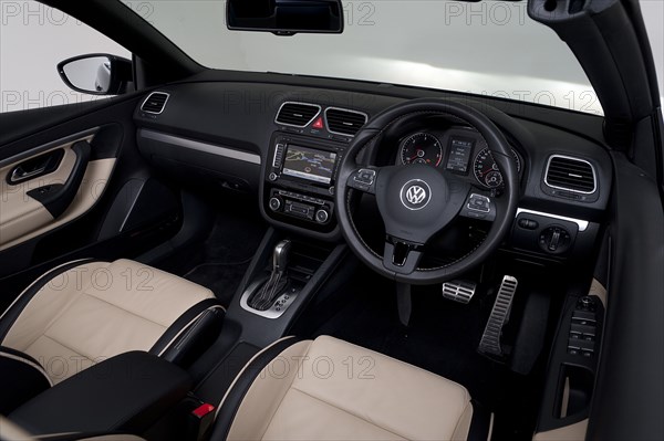 2011 Volkswagen EOS 2.0 Tdi Artist: Unknown.