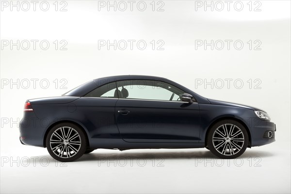 2011 Volkswagen EOS 2.0 Tdi Artist: Unknown.