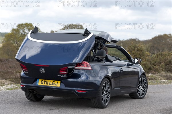 2011 Volkswagen EOS 2.0 Tdi Artist: Unknown.