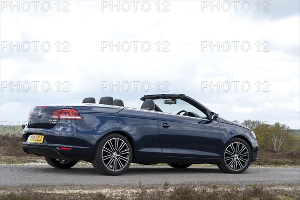2011 Volkswagen EOS 2.0 Tdi Artist: Unknown.