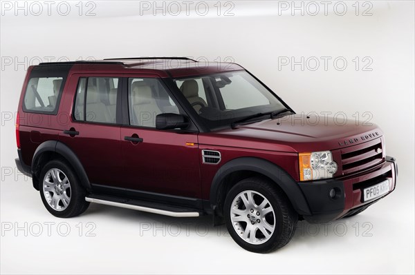 2005 Land Rover Discovery 3 Artist: Unknown.