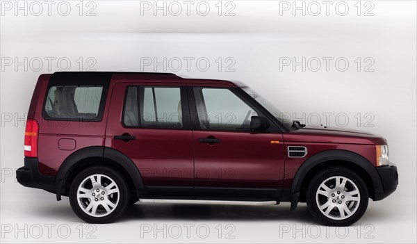 2005 Land Rover Discovery 3 Artist: Unknown.