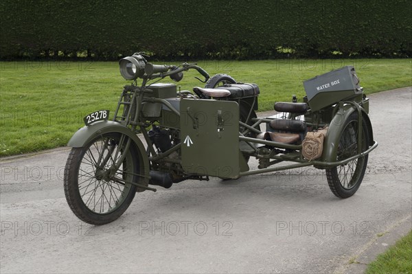 1917 Vickers Clyno Combination Artist: Unknown.