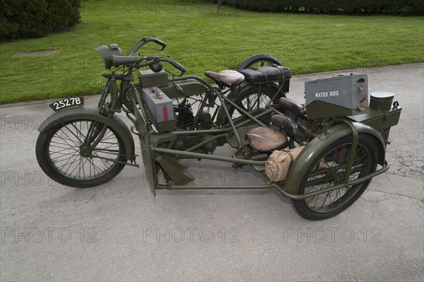 1917 Vickers Clyno Combination Artist: Unknown.