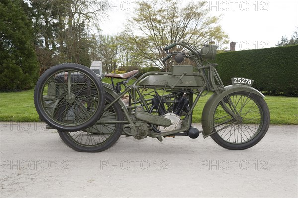 1917 Vickers Clyno Combination Artist: Unknown.