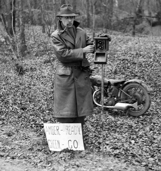 Starter at the Sunbeam Motor Car Club Bognor Trial, 1929. Artist: Bill Brunell.