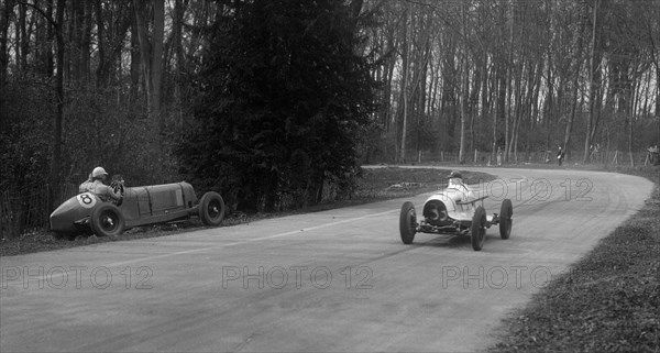 Hector Dobbs Riley Dobbs offset special passing Raymond Mays' crashed ERA, Donington Park, 1935. Artist: Bill Brunell.