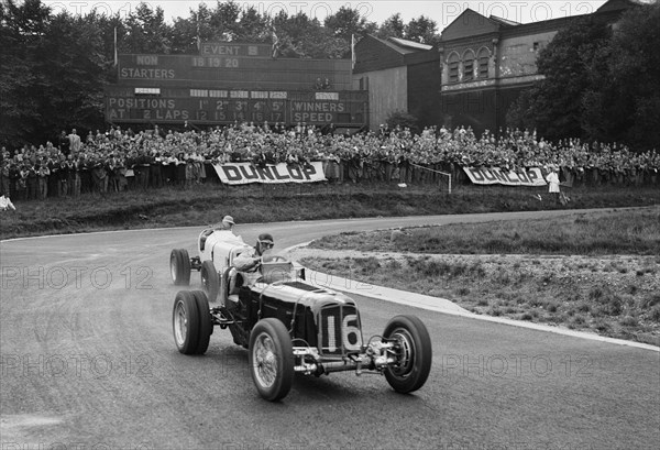 ERAs of Raymond Mays and Arthur Dobson racing at Crystal Palace, London, 1939. Artist: Bill Brunell.