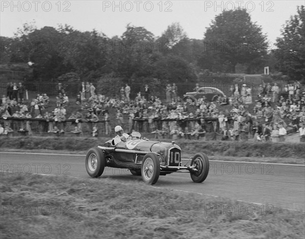 Alfa Romeo Monza of Kenneth Evans racing at Crystal Palace, London, 1939. Artist: Bill Brunell.