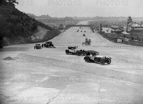 BARC 6-Hour Race, Brooklands, Surrey, 1929, Artist: Bill Brunell.