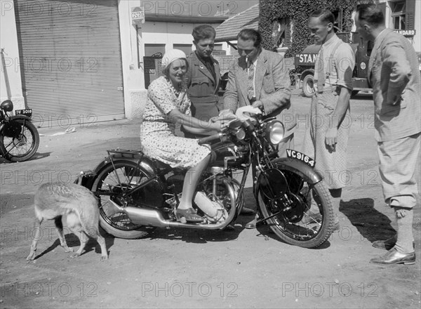 Betty Lemitte on a 499 cc Rudge Ulster motorcycle, 1930s. Artist: Bill Brunell.
