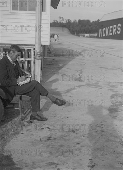 L Martin at the JCC 200 Mile Race, Brooklands, Surrey, 1921. Artist: Bill Brunell.