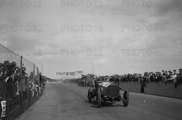 Count Louis Zborowski driving Chitty Bang Bang 1 to win the Southsea Speed Carnival, 1922. Artist: Bill Brunell.