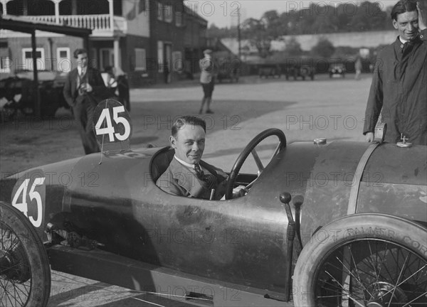 Horstman of TL Edwards, JCC 200 Mile Race, Brooklands, 1921. Artist: Bill Brunell.