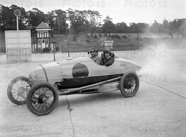 ABC of Eric Gordon England, JCC 200 Mile Race, Brooklands, 1921. Artist: Bill Brunell.