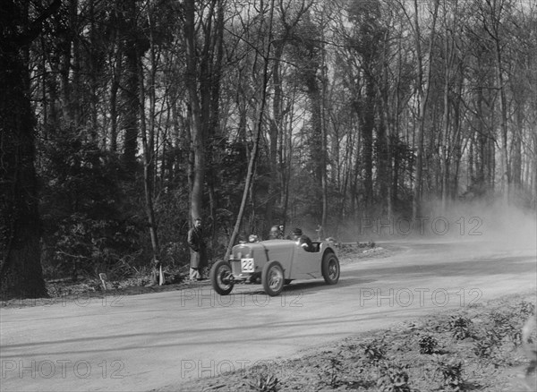 Singer of JR Baker at Coppice Corner, Donington Park, Leicestershire, 1933. Artist: Bill Brunell.