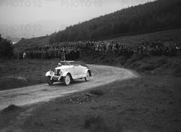 Armstrong-Siddeley open 2-seater competing in the Caerphilly Hillclimb, Wales, 1922. Artist: Bill Brunell.