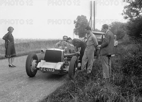 Road testing Raymond Mays' Vauxhall-Villiers, c1930s. Artist: Bill Brunell.