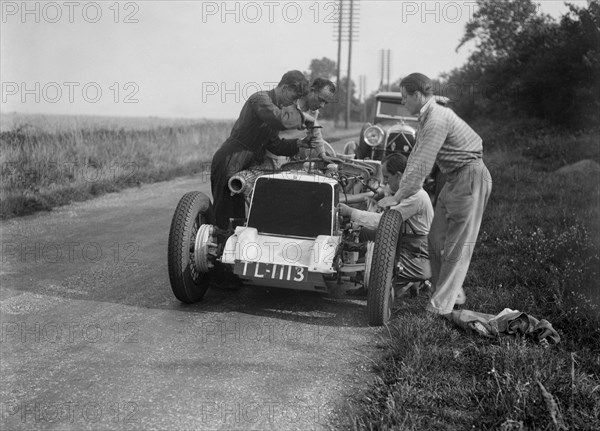 Road testing Raymond Mays' Vauxhall-Villiers, c1930s. Artist: Bill Brunell.