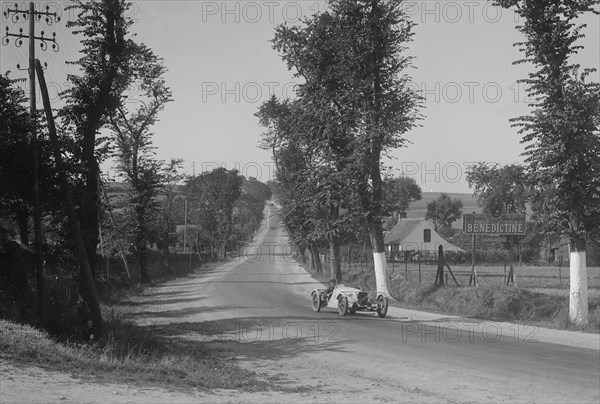 Lombard competing at the Boulogne Motor Week, France, 1928. Artist: Bill Brunell.