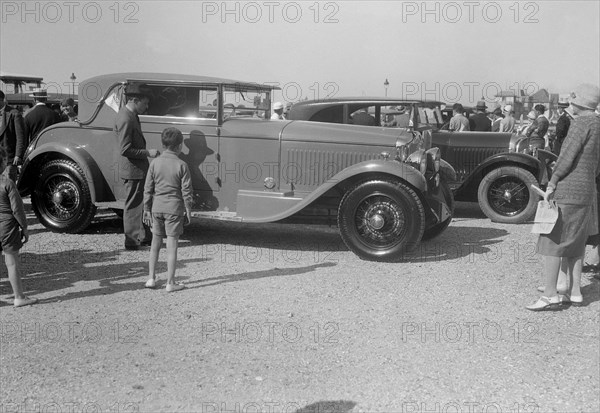 Minerva 2-door coupe at Boulogne Motor Week, France, 1928. Artist: Bill Brunell.