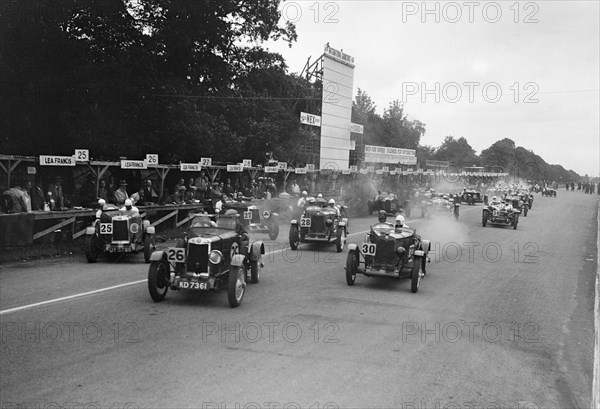 Start of a the Irish Grand Prix Saorstat Cup race, Phoenix Park, Dublin, 1930. Artist: Bill Brunell.