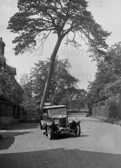 Crossley 15.7 hp saloon, Penshurst, Kent, c1930s. Artist: Bill Brunell.