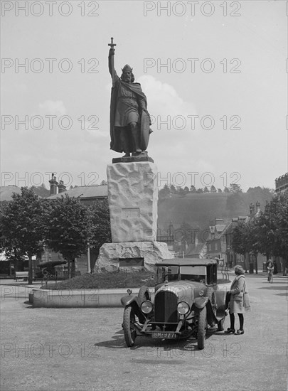 Bentley EXP3  in front of the statue of King Alfred, High Street, Winchester, Hampshire, c1920s. Artist: Bill Brunell.