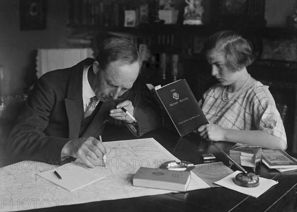 British motoring photographer Bill Brunell with his rally driver daughter Kitty, c1930. Artist: Bill Brunell.