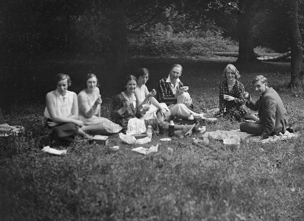 Enjoying a picnic at the Middlesex County AC Hill Climb, c1930. Artist: Bill Brunell.