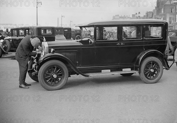 Willys-Knight car at the Southport Rally, 1928. Artist: Bill Brunell.