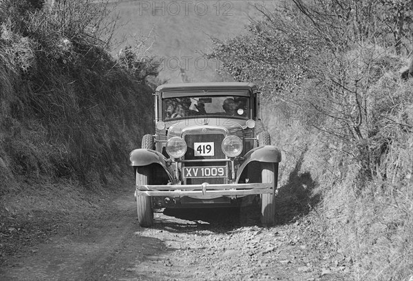 Gardner of HH Vaughan-Knight competing in the MCC Lands End Trial, Beggars Roost, Devon, 1929. Artist: Bill Brunell.