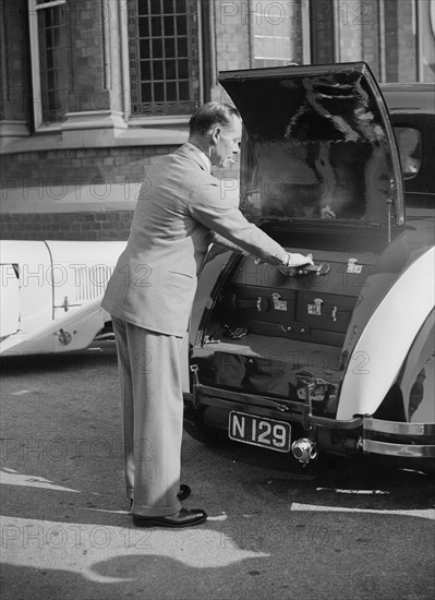 W Arnold with his Bentley at the Southport Rally, 1928. Artist: Bill Brunell.