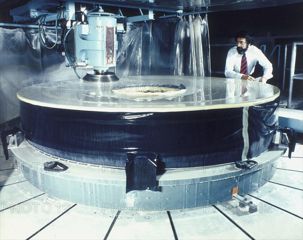 Polishing the mirror of the Hubble Telescope, 1980s. Artist: Unknown