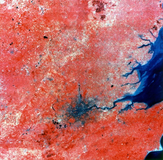 Composite photograph of London taken by Landsat 2, 29 July 1975. Artist: Unknown