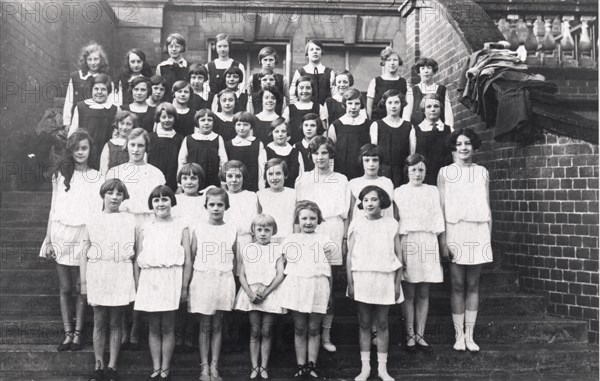 Group photo of girls Greek dancing and gymnastic class, York, Yorkshire, 1929. Artist: Unknown