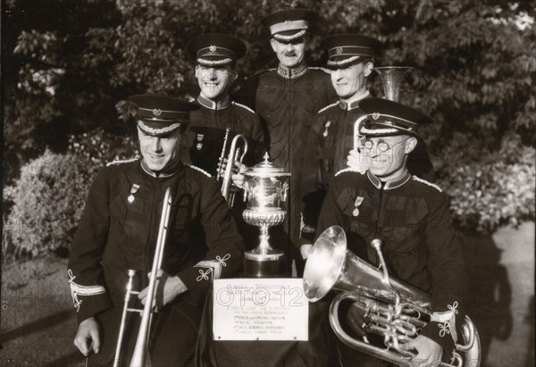 The Rowntree prize winners,  Burley in Wharfedale, 14 Jun 1930. Artist: Unknown