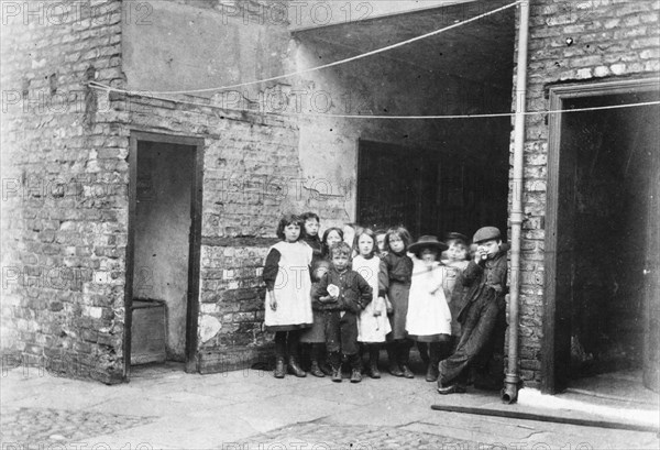 A York slum, York, Yorkshire, 1901. Artist: Unknown