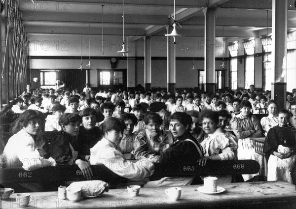 The new girl?s dining room, York, Rowntree factory, Yorkshire, 1900. Artist: Unknown