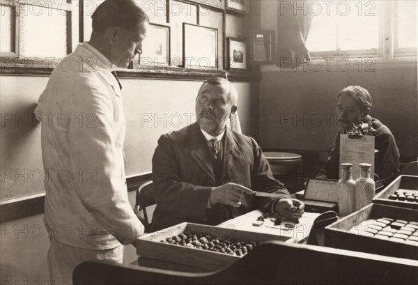 Almond department, quality control, York, Yorkshire, 1920. Artist: Unknown