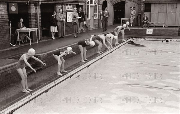 Swimming race, Yearsley Baths, York, Yorkshire, 1956. Artist: Unknown