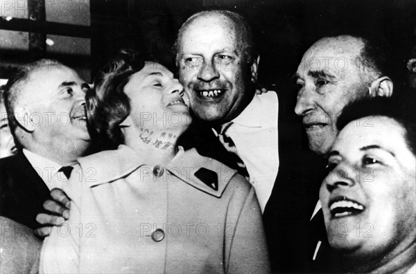 Oscar Schindler (1908-1978), German businessman, with Isaac Stern. Artist: Unknown