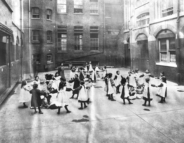 Girls at the Jewish Free School, (c1900?). Artist: Unknown