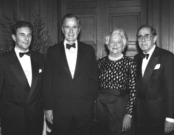 George Bush Senior at Jewish dinner, 1993. Artist: Sidney Harris