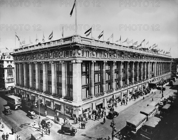 Selfridge's department store, Oxford Street, London, 1951. Artist: Bedford Lemere and Company