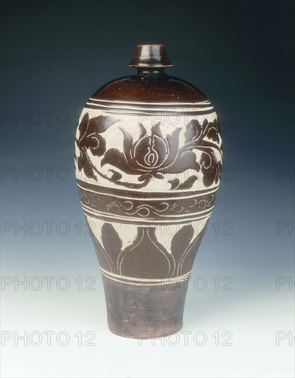 Cizhou-type sgraffito carved brown glazed meiping vase, Jin dynasty, China, late 12th-13th century. Artist: Unknown