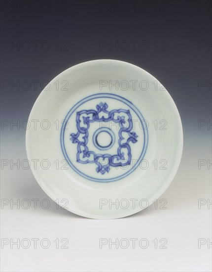 Blue and white dish, Ming dynasty, China, 1467-1485. Artist: Unknown