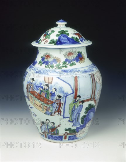 Wucai covered jar with banquet scene, early Kangxi period, Qing dynasty, China, 1662-1677. Artist: Unknown