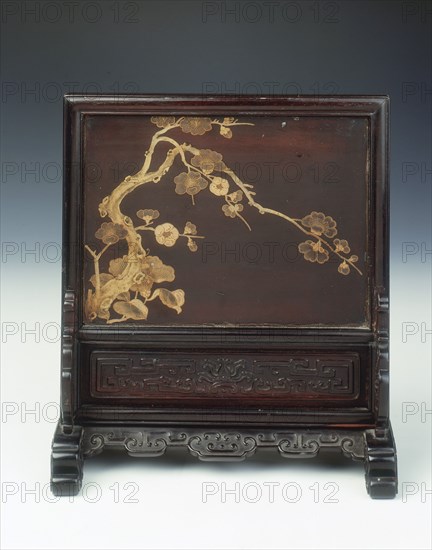 Lacquer plaque in carved wood table screen, Qing dynasty, China, 17th century. Artist: Unknown