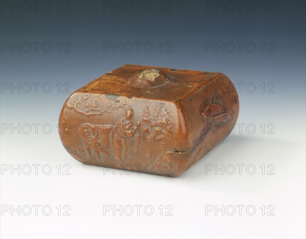 Gourd moulded to the shape of a cube, China, mid-18th century. Artist: Unknown